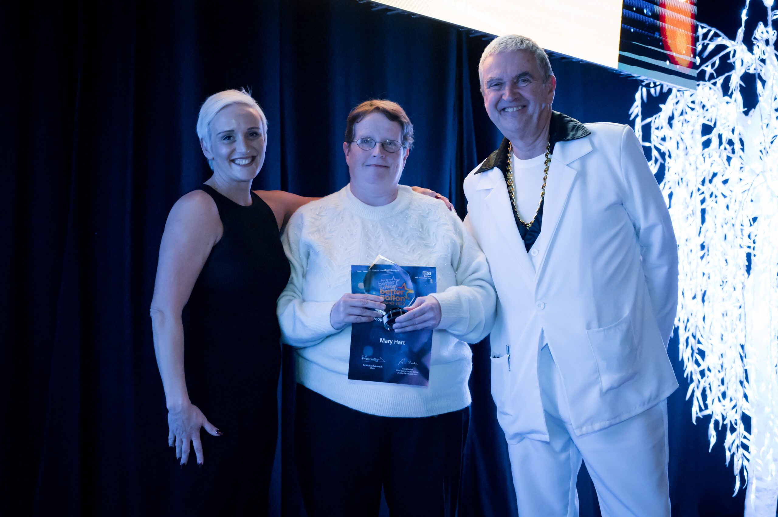 Mary Hart receives the People's Choice Award at the 2023 FABB Awards