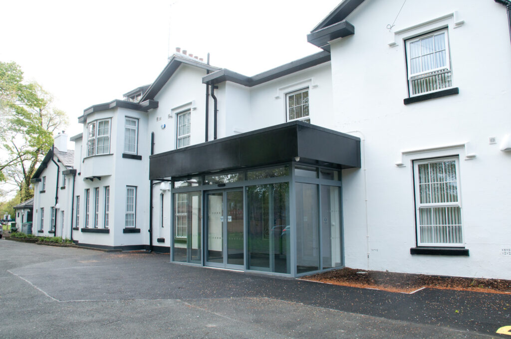 Front entrance to Ingleside Birth Centre