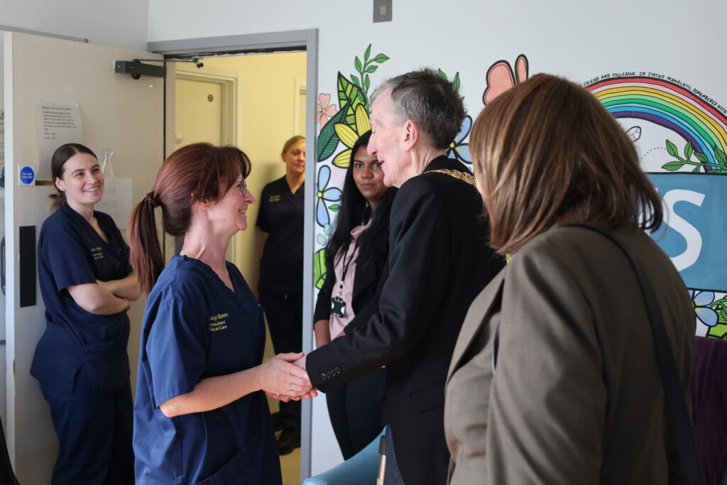 Mayor of Bolton meets Critical Care staff