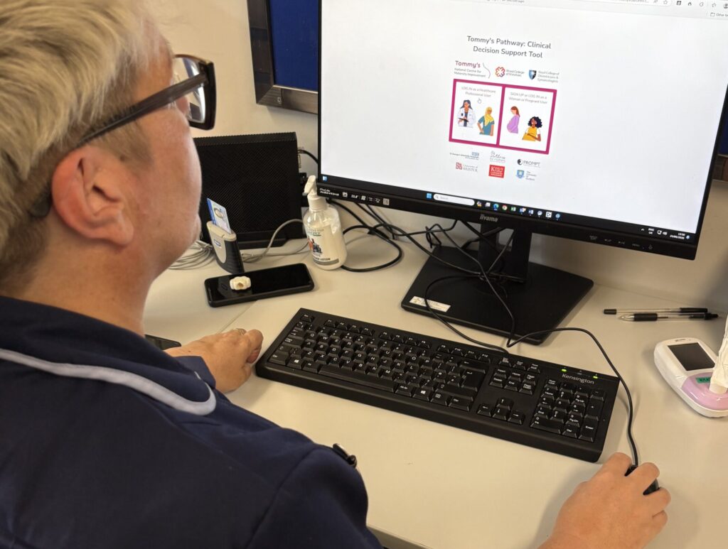 Research midwife uses the new web tool for supporting women during pregnancy