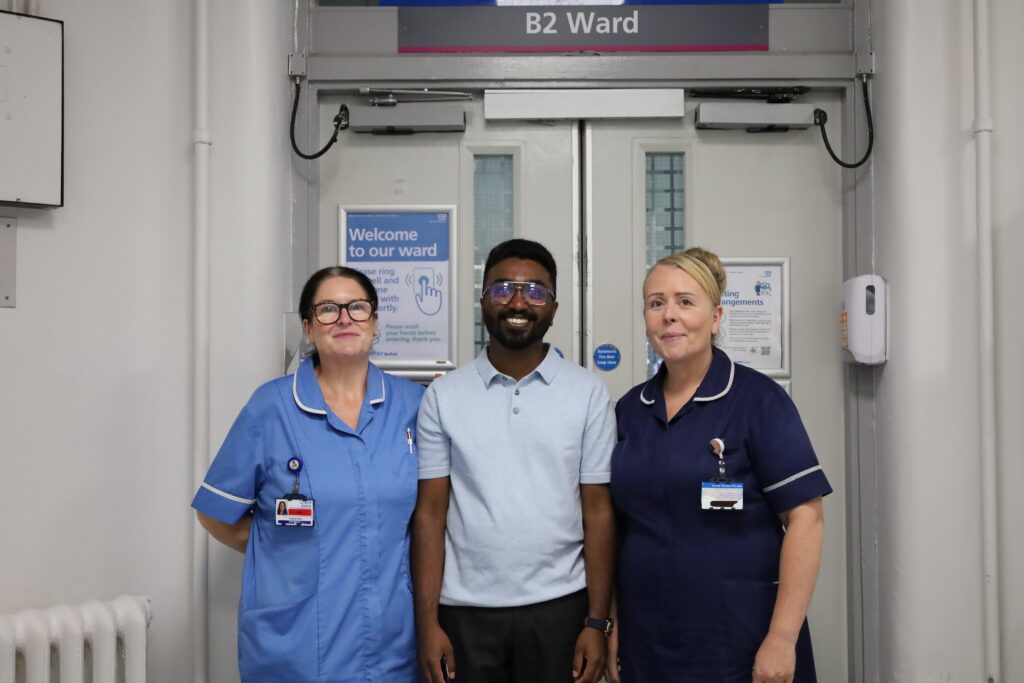 Joice Joy has a photo with his B2 colleagues